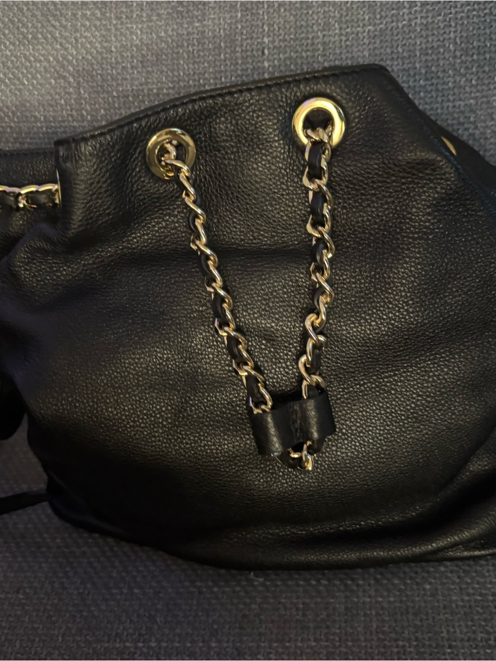 Michael Kors Black Leather Shoulder Bag with Gold Chain Straps - Picture 4 of 5